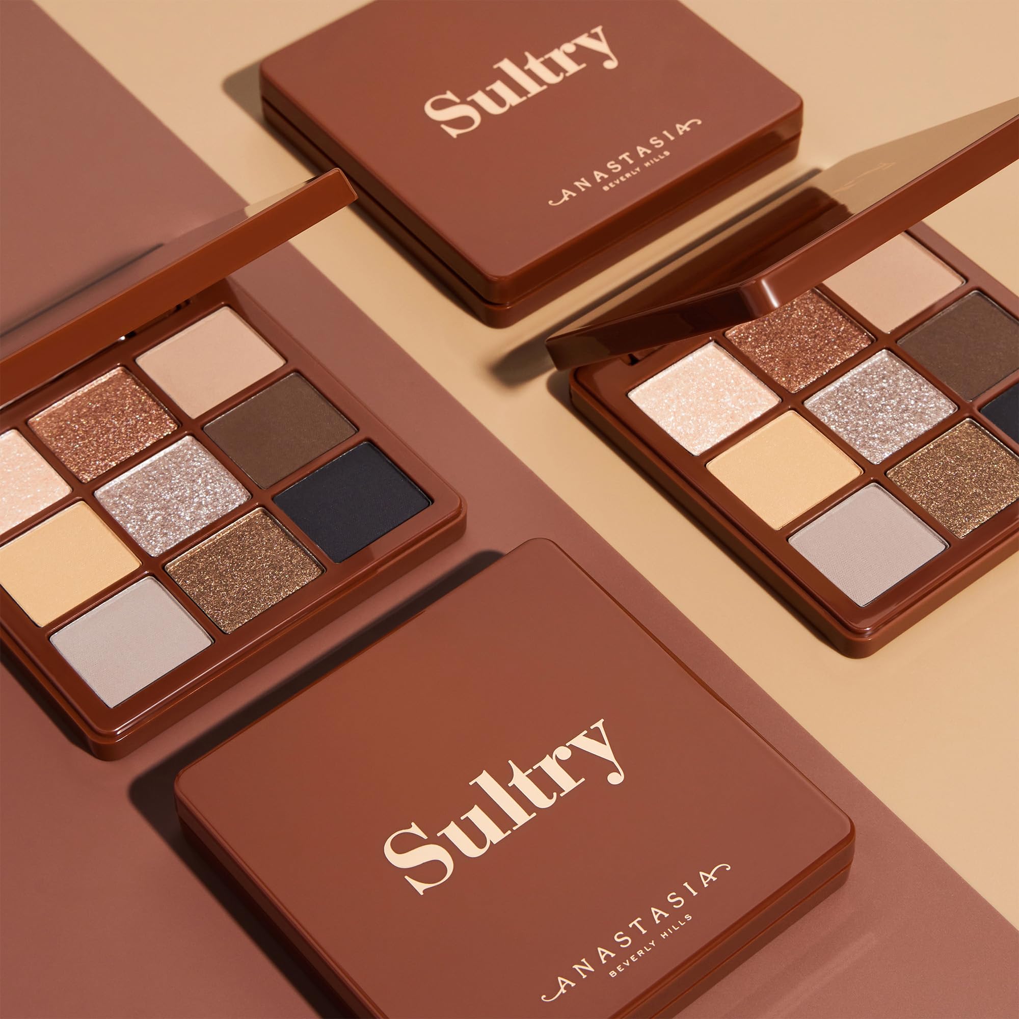 Anastasia Beverly Hills Sultry Mini Pigments riches et textures soyeuses pour divers looks.