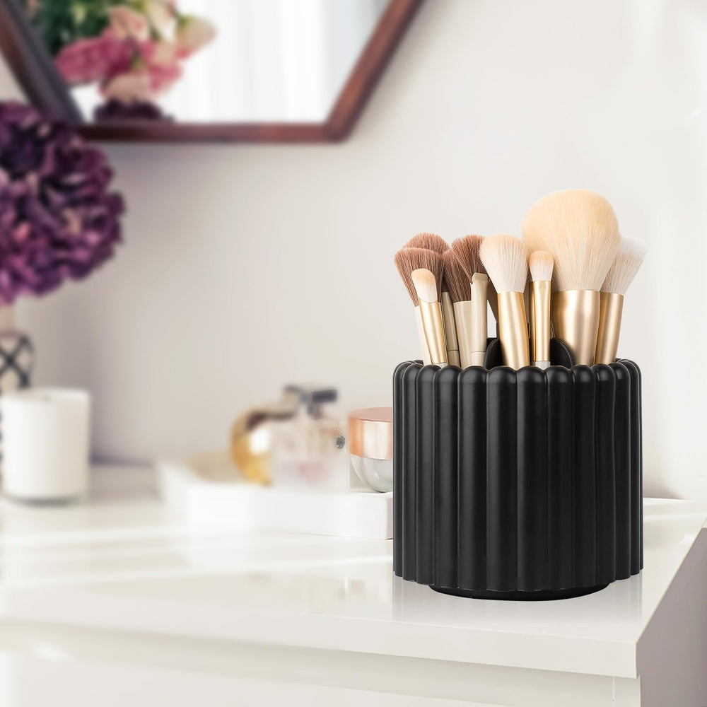Organizador multifuncional para maquillaje, cuidado de la piel y accesorios.