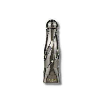 ARABIYAT Prestige La Di Da For Him, frasco lateral con diseño premium para uso diario.