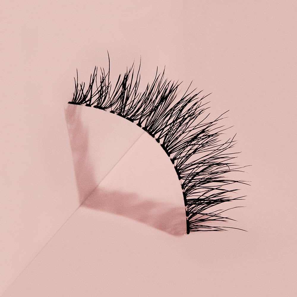 Ardel Strip Lashes, double couche pour une définition des cils.