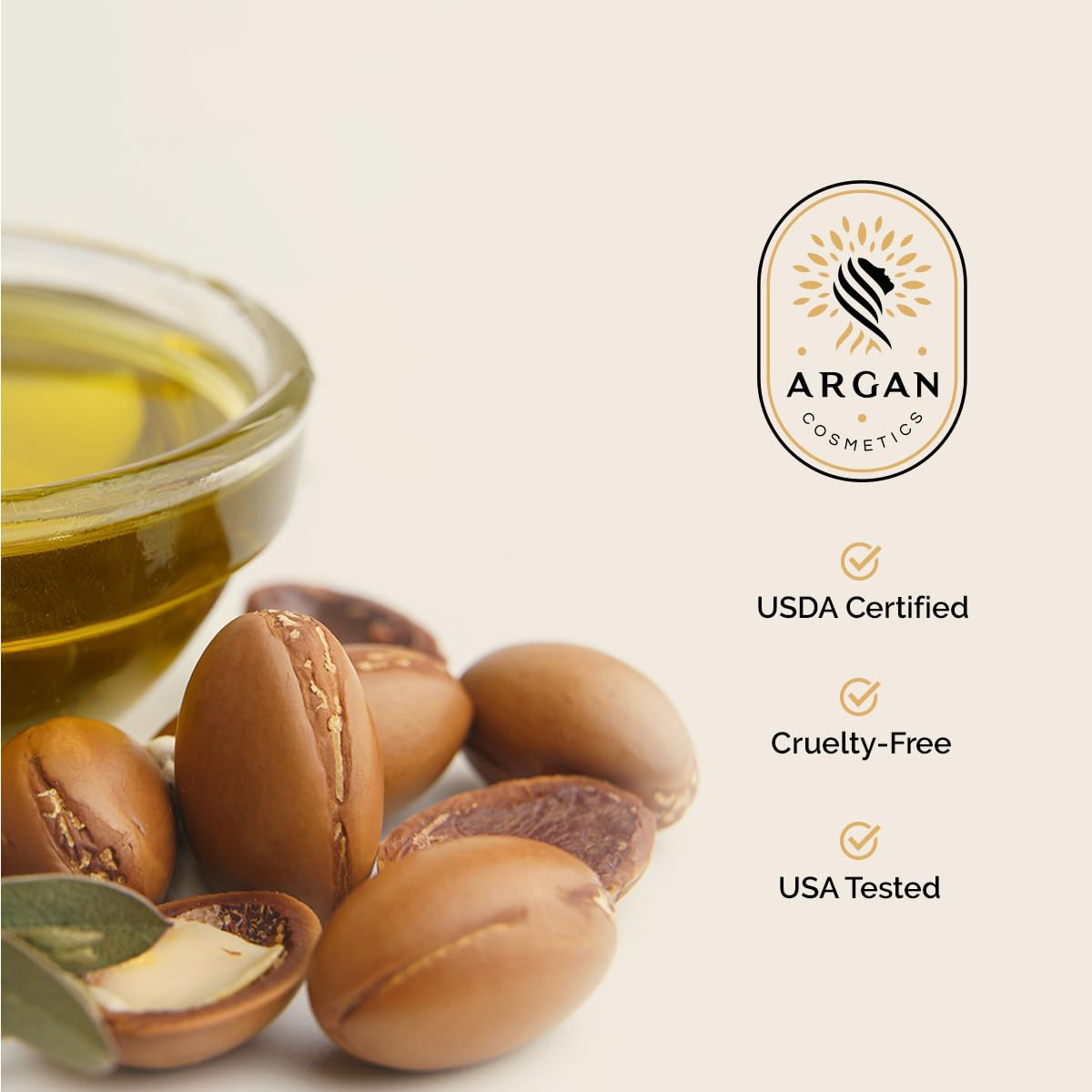 Argan Cosmetics cerca de la uña para mejorar cutículas con una gota.