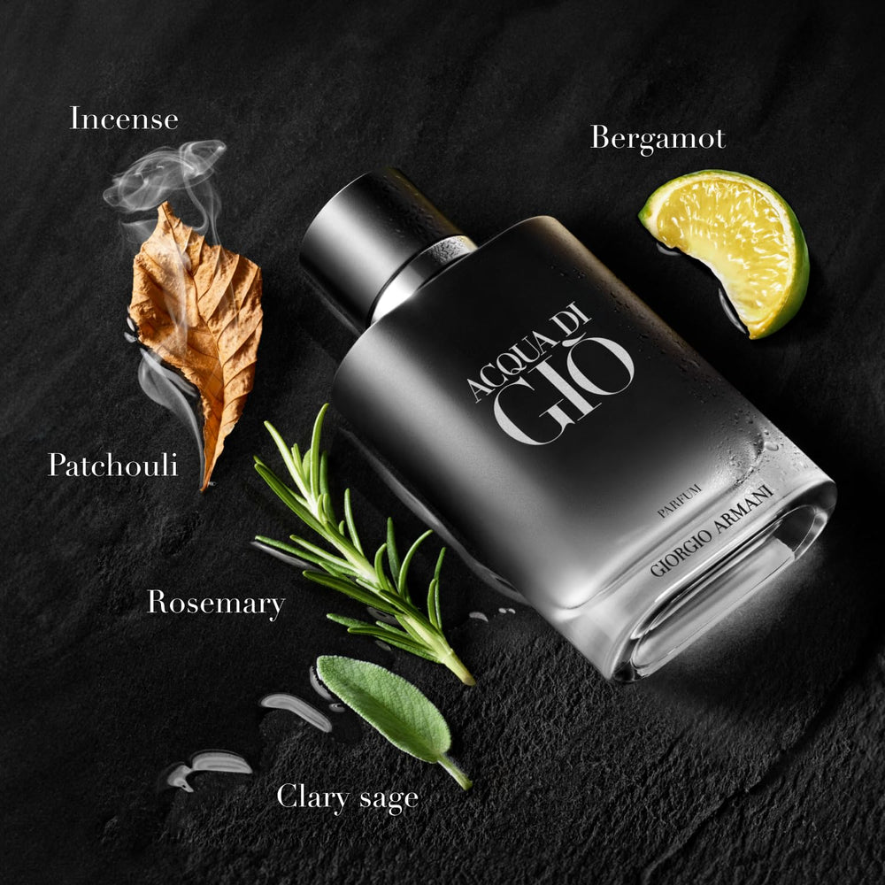 Armani Beauty Acqua di Gio Parfum, tapa magnética con monograma para un cierre seguro.