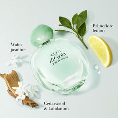 Armonía floral: Acqua di Gioia con jazmín-agua para un aroma suave.