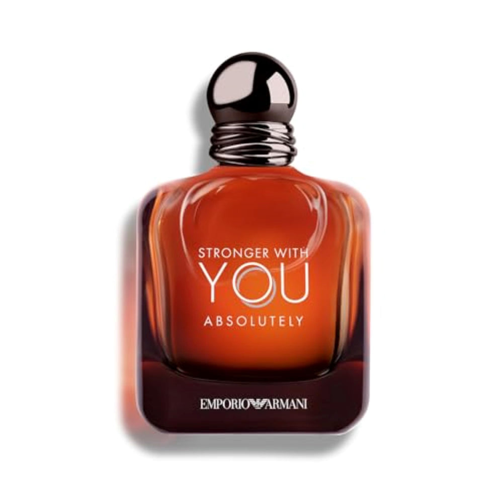 Armani Beauty Stronger With You Absolutely — botella fragancia, ideal para uso nocturno.
