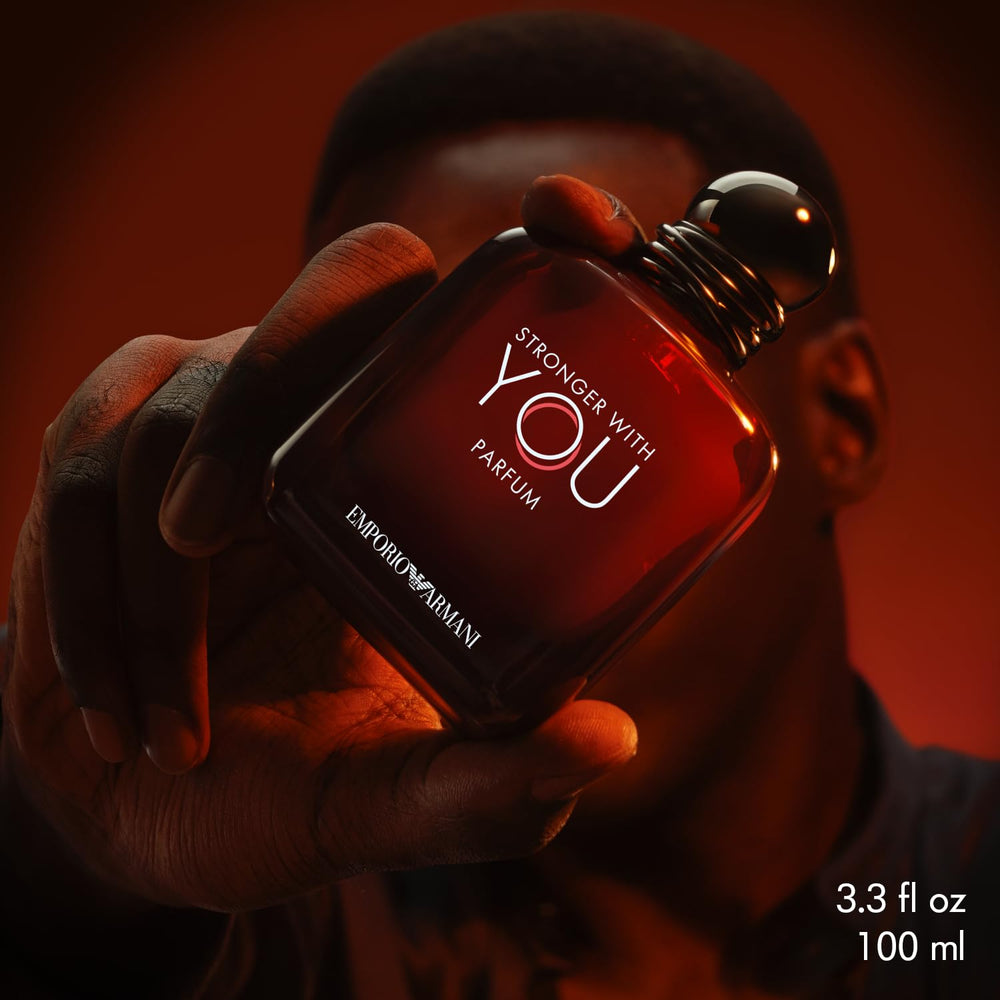 Armani Beauty Stronger with You: frasco de vidrio claro, ideal para uso diario.