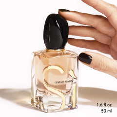Armani Sì: notas Freesia aportando frescura y luminosidad.