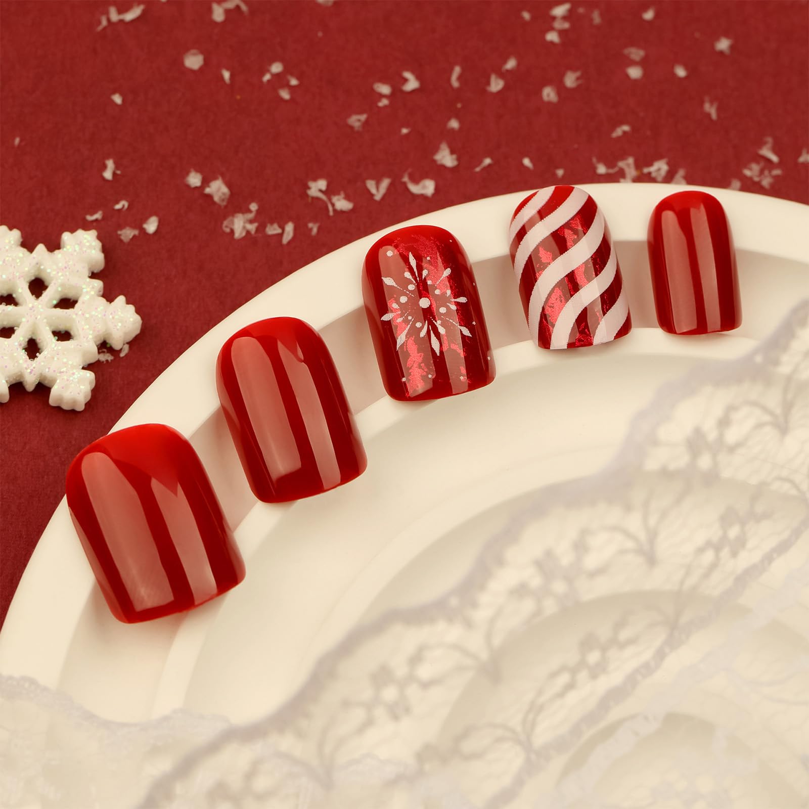 AROVFAM Uñas postizas Navidad rayas caramelo, estilo festivo y fácil aplicación.