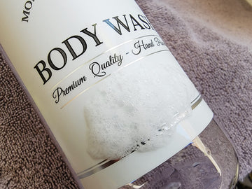 Artanis Home: conjunto de tres botellas para champú, acondicionador y gel de baño.