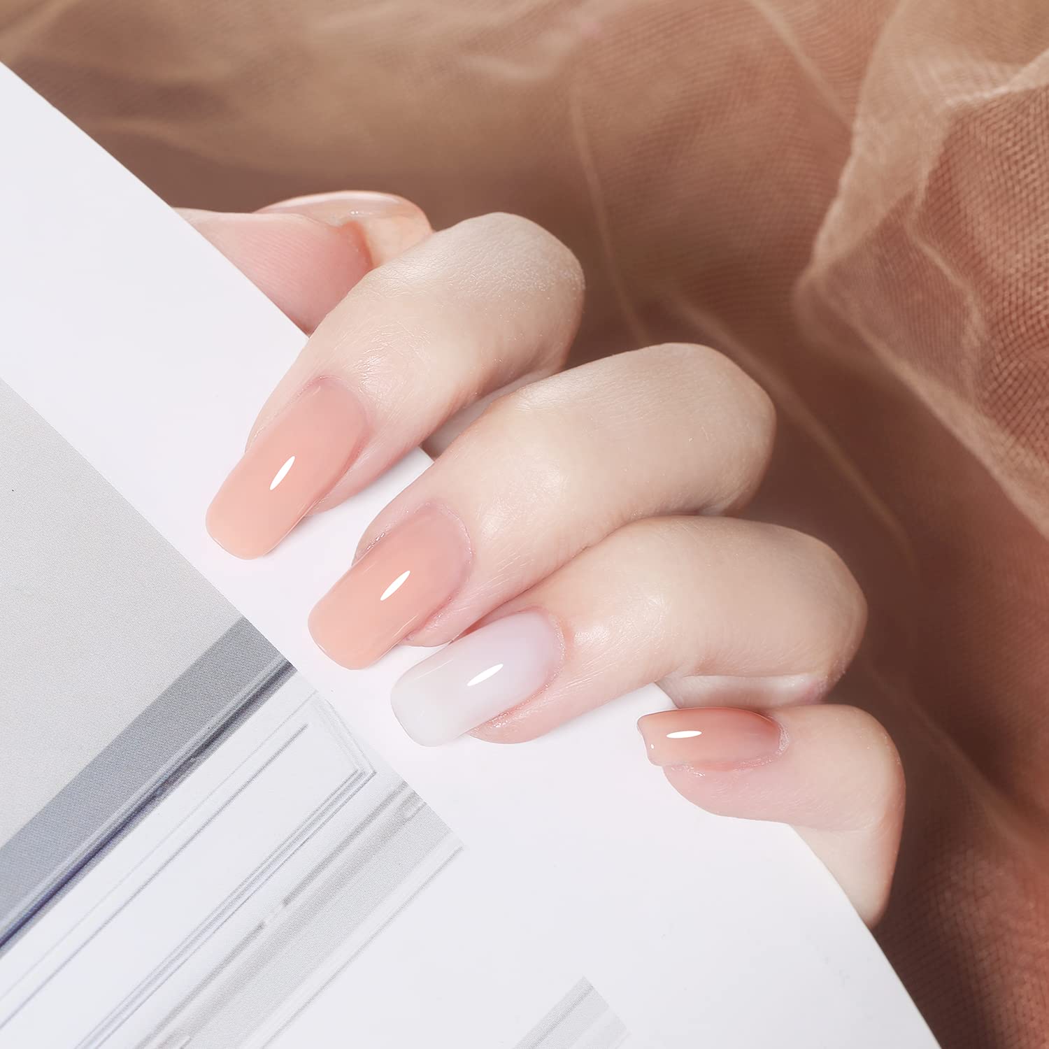 Artdone gel de uñas nude claro, combinación fácil con otros tonos.