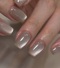 Uñas Artquee corto ojo de gato cuadradas, brillo duradero para un look diario.