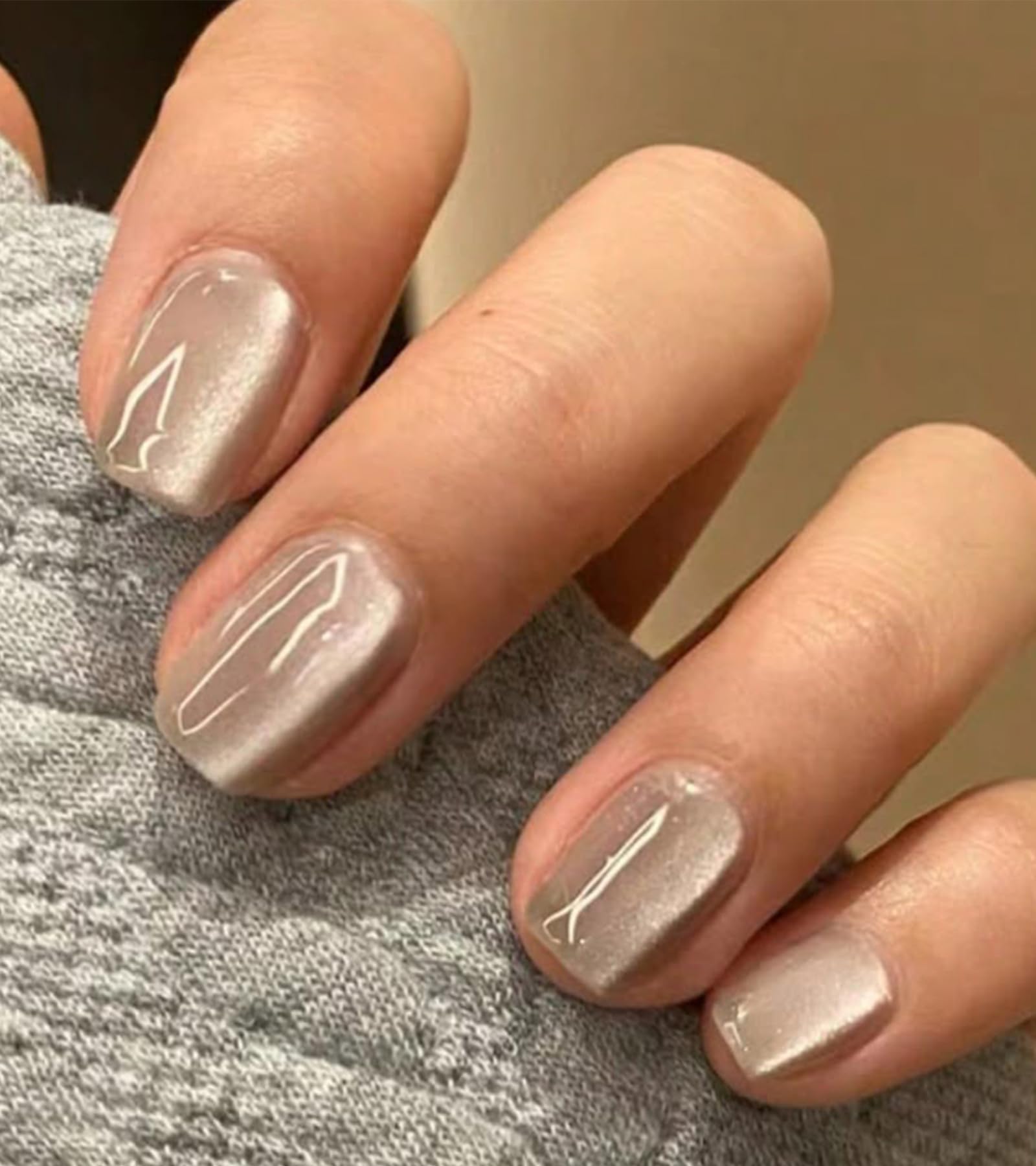 Artquee uñas postizas corto, forma cuadrada, brillo rosa suave.