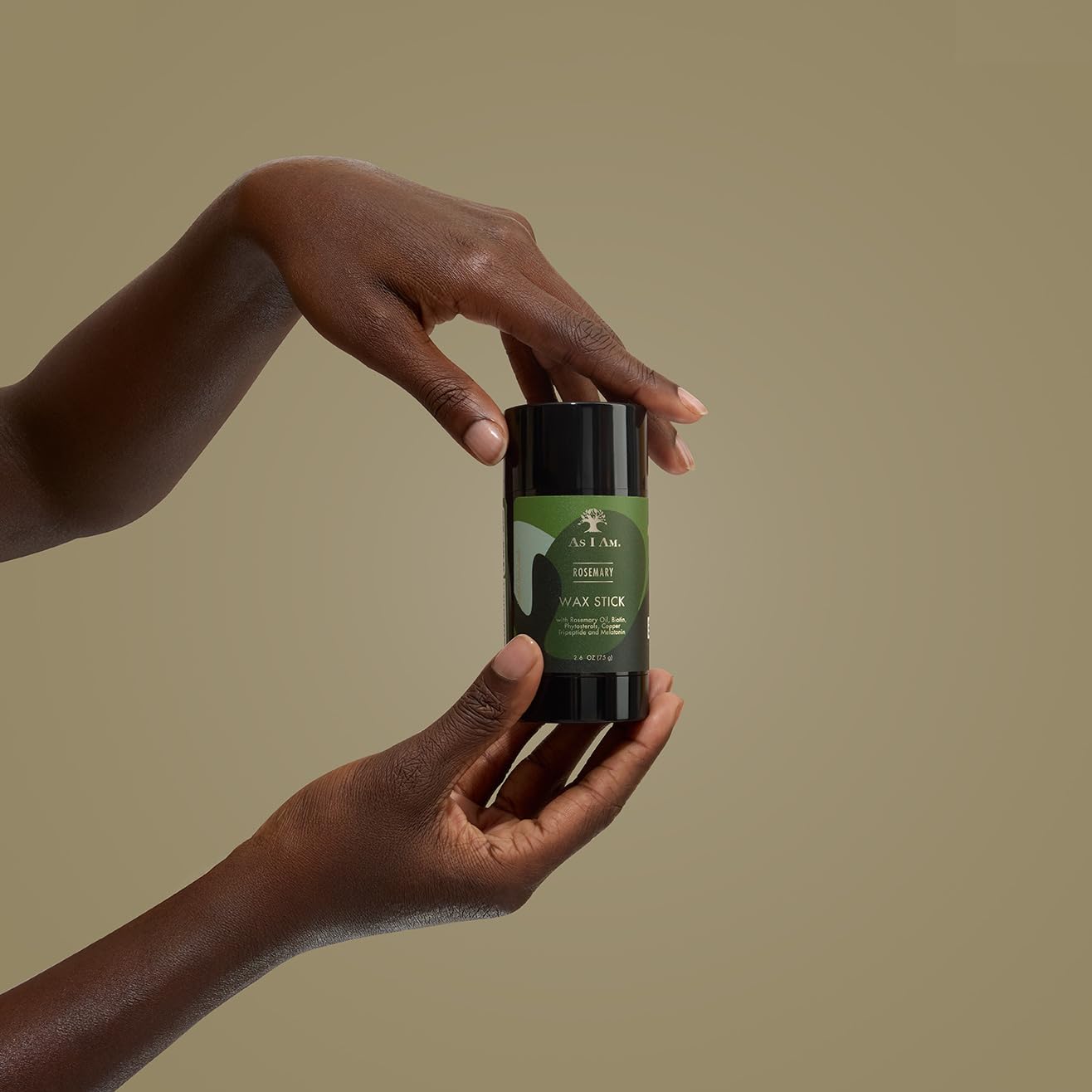 As I Am Rosemary Wax Stick ayuda a controlar flyaways para peinados lisos y bordes definidos.