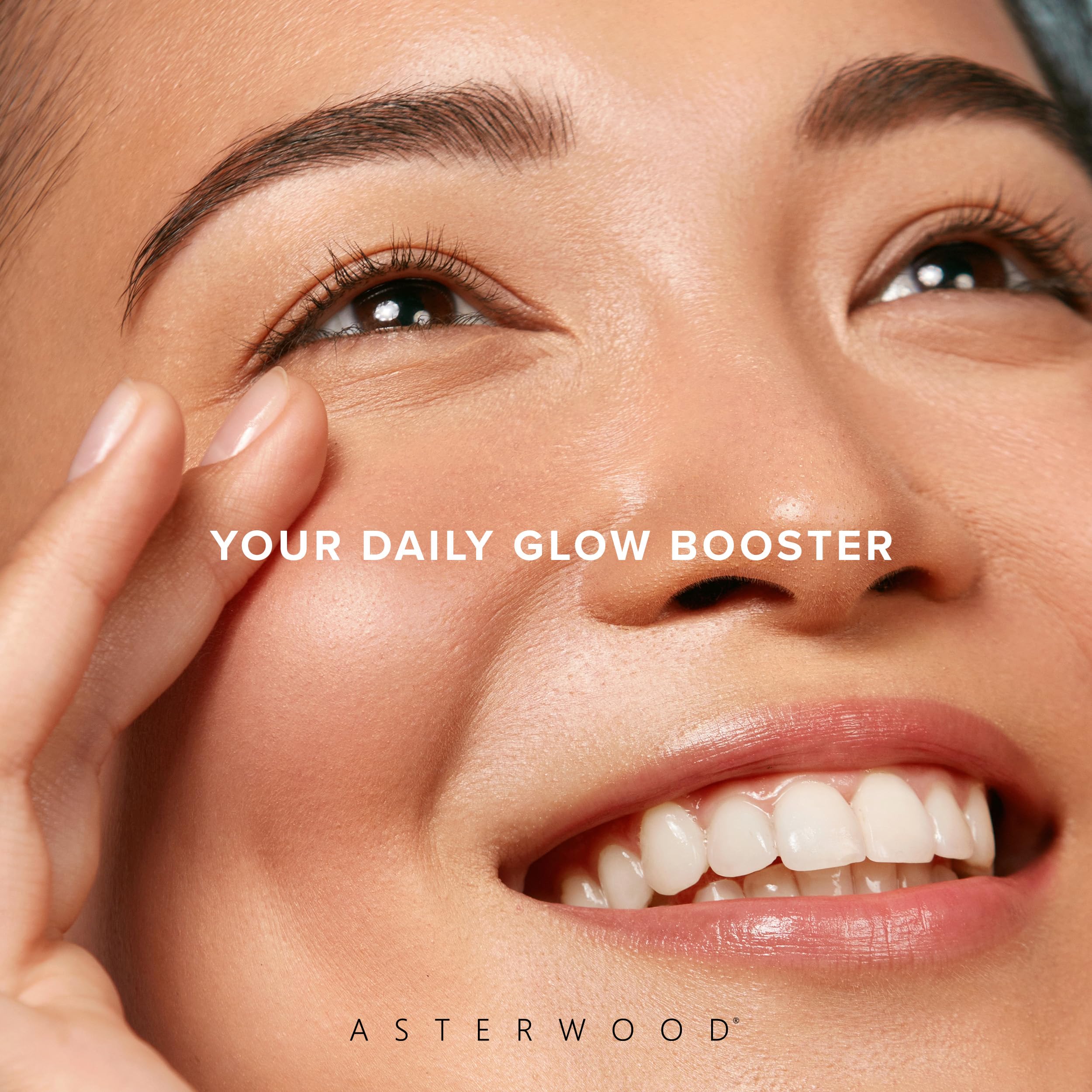 Asterwood vitamine C sérum : gouttes appliquées sur le visage