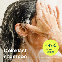 ATTITUDE Colorlast Shampoo textura cremosa para una limpieza suave