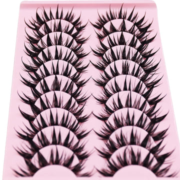 AUGENLI cat-eye lashes suit round, almond, and small eye shapes.