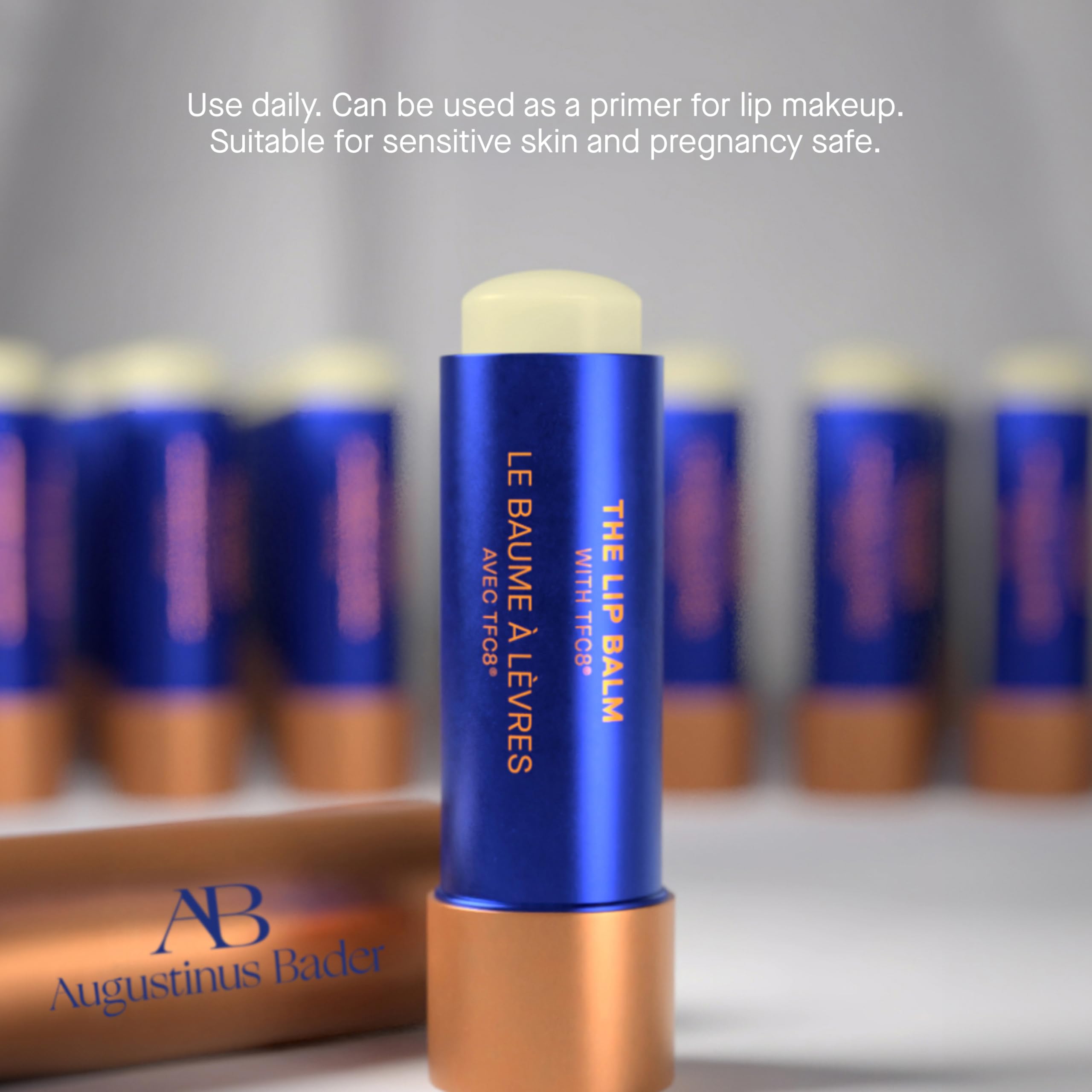 Augustinus Bader Bálsamo Labios envase compacto para viaje.