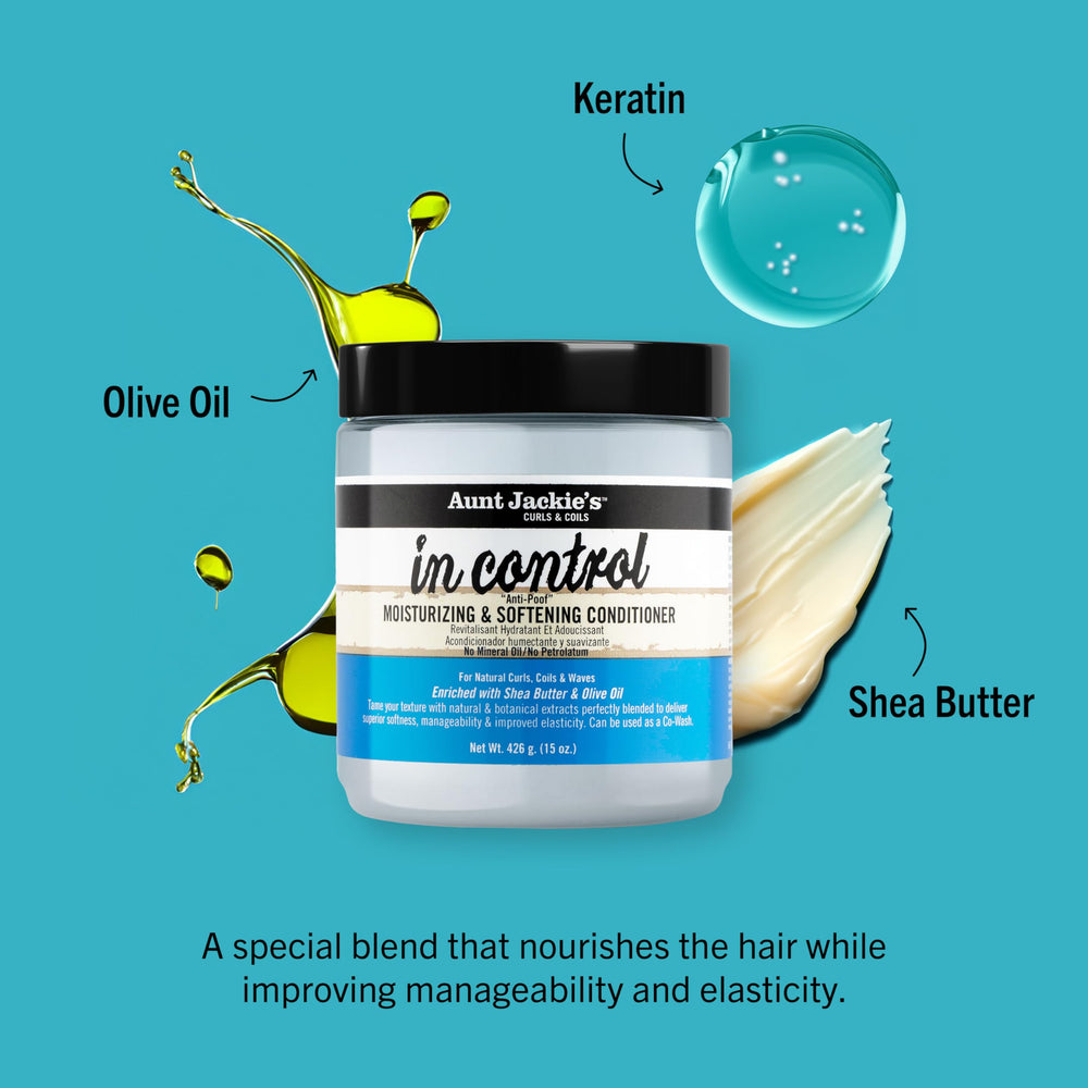 Acondicionador In Control en aplicación humectante para cabello rizado.