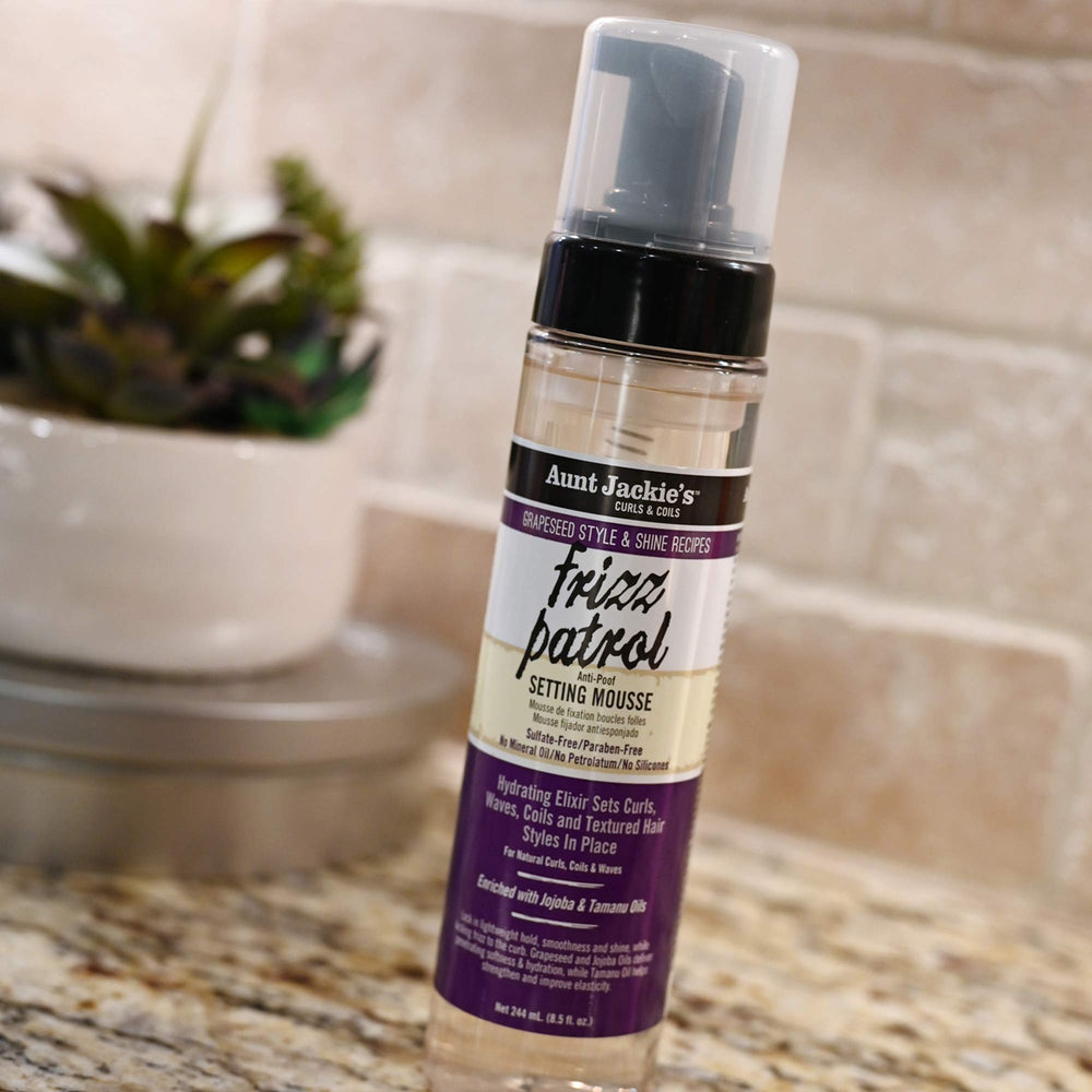 Aunt Jackie's Frizz Patrol: evita residuos y mantiene cabello ligero.