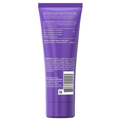 Aussie Gel Fijador Instantáneo en la mano, aplicación fácil para peinar