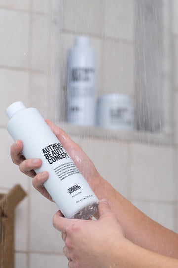Authentic Beauty Concept Hydrate Cleanser, sin sulfatos y siliconas, cuidado respetuoso para el cabello.