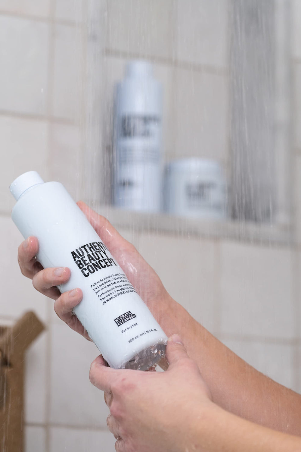 Authentic Beauty Concept Hydrate Cleanser, sin sulfatos y siliconas, cuidado respetuoso para el cabello.