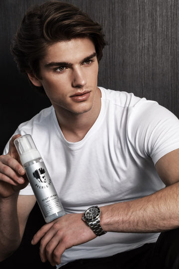 Avenue Man fórmula herbal con aloe vera y jojoba.