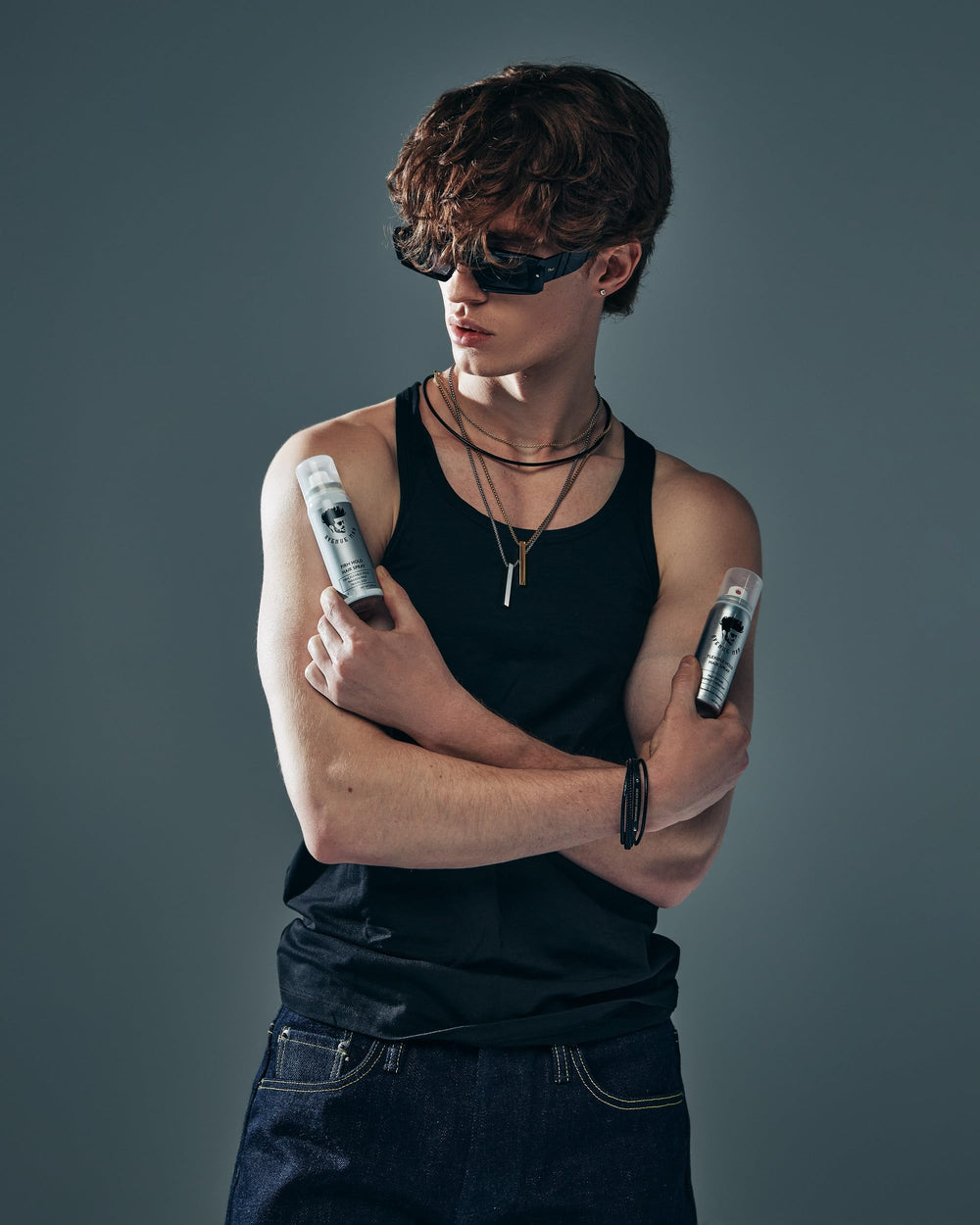 Avenue Man Thickening Spray fórmula limpia y fácil de lavar.