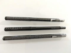 Delineador Avon Glimmersticks a prueba de agua Blackest Night para un delineado duradero.