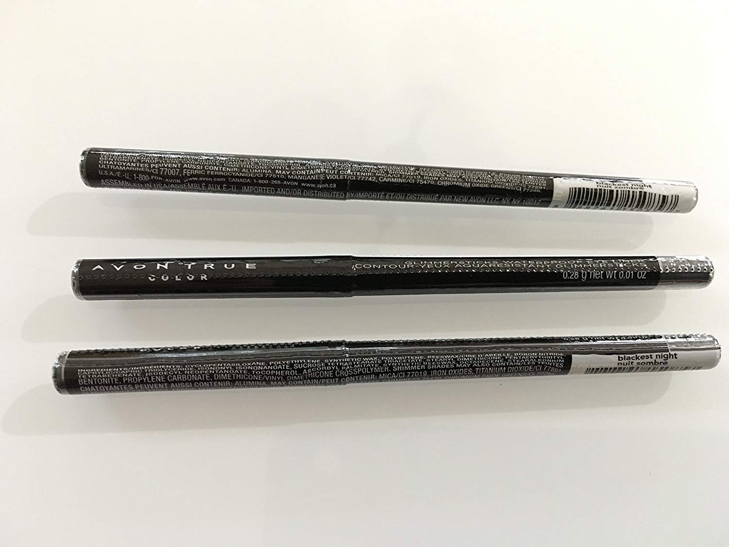 Delineador Avon Glimmersticks con acabado irisado para realzar la mirada con brillo suave.
