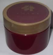 AVON Imari muestra textura cremosa para hidratación diaria.