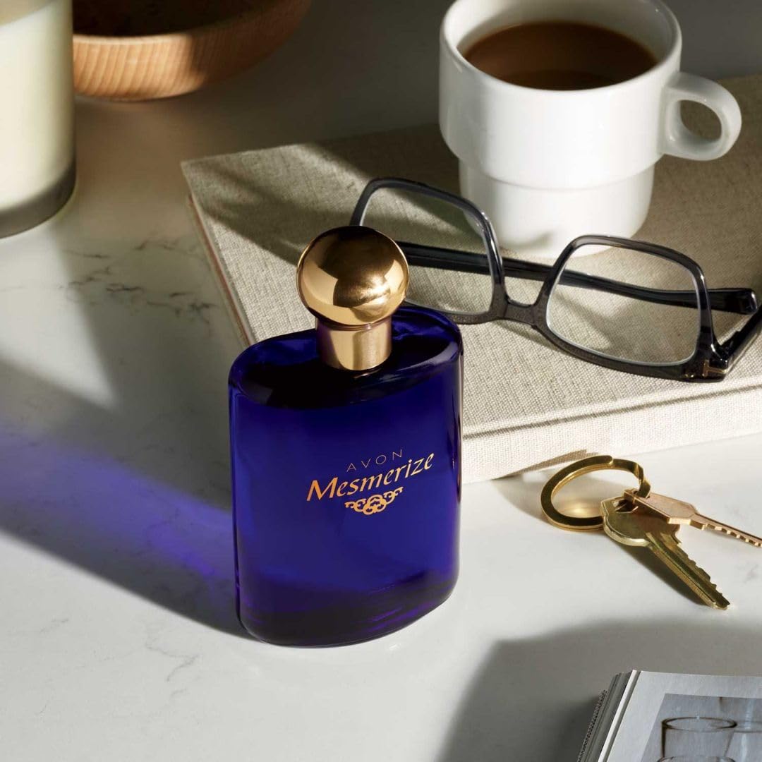 AVON Mesmerize: notas olfativas definidas para presencia sutil.