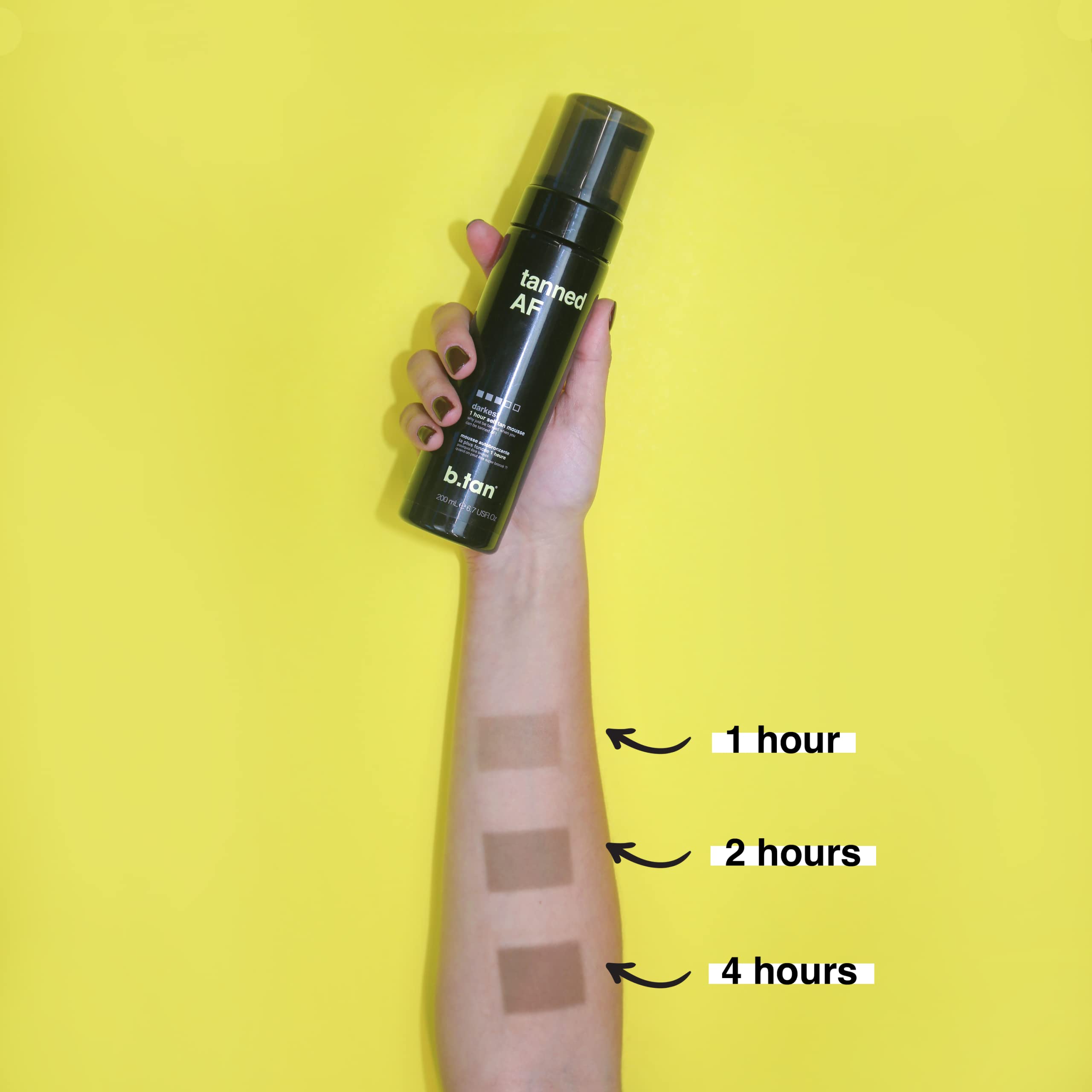 b.tan Dark Self Tanner Mousse aroma neutro sin olor típico de autobronceador.