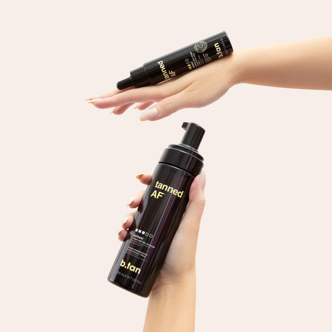 b.tan Dark Self Tanner Mousse ideal para uso diario y bronceado natural.