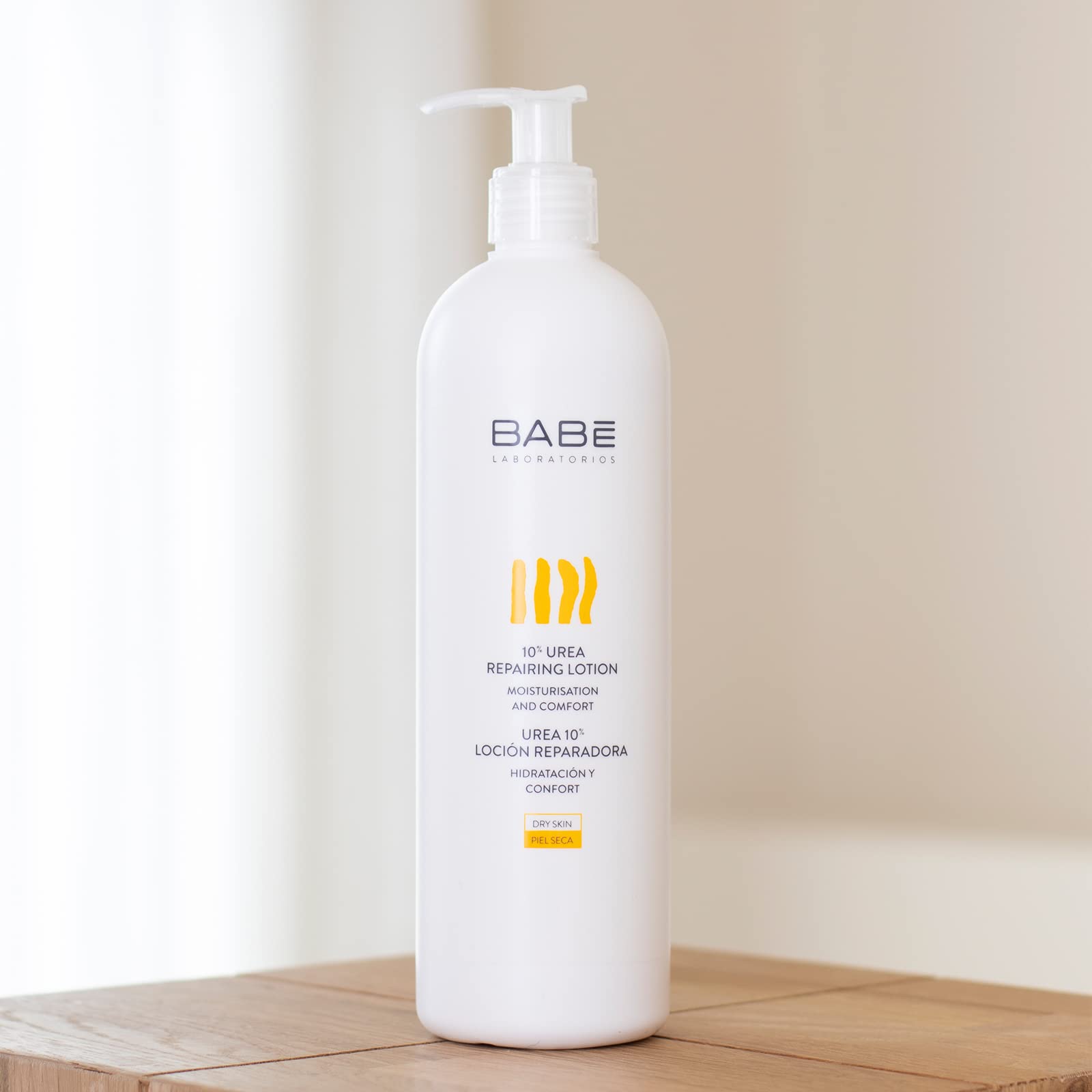 Texture crème Babe Laboratorios Urea 10%, hydratation intense et douceur durable pour la peau