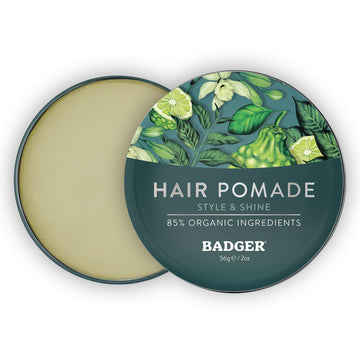 Badger Pomade: finition naturelle et brillance moyenne.