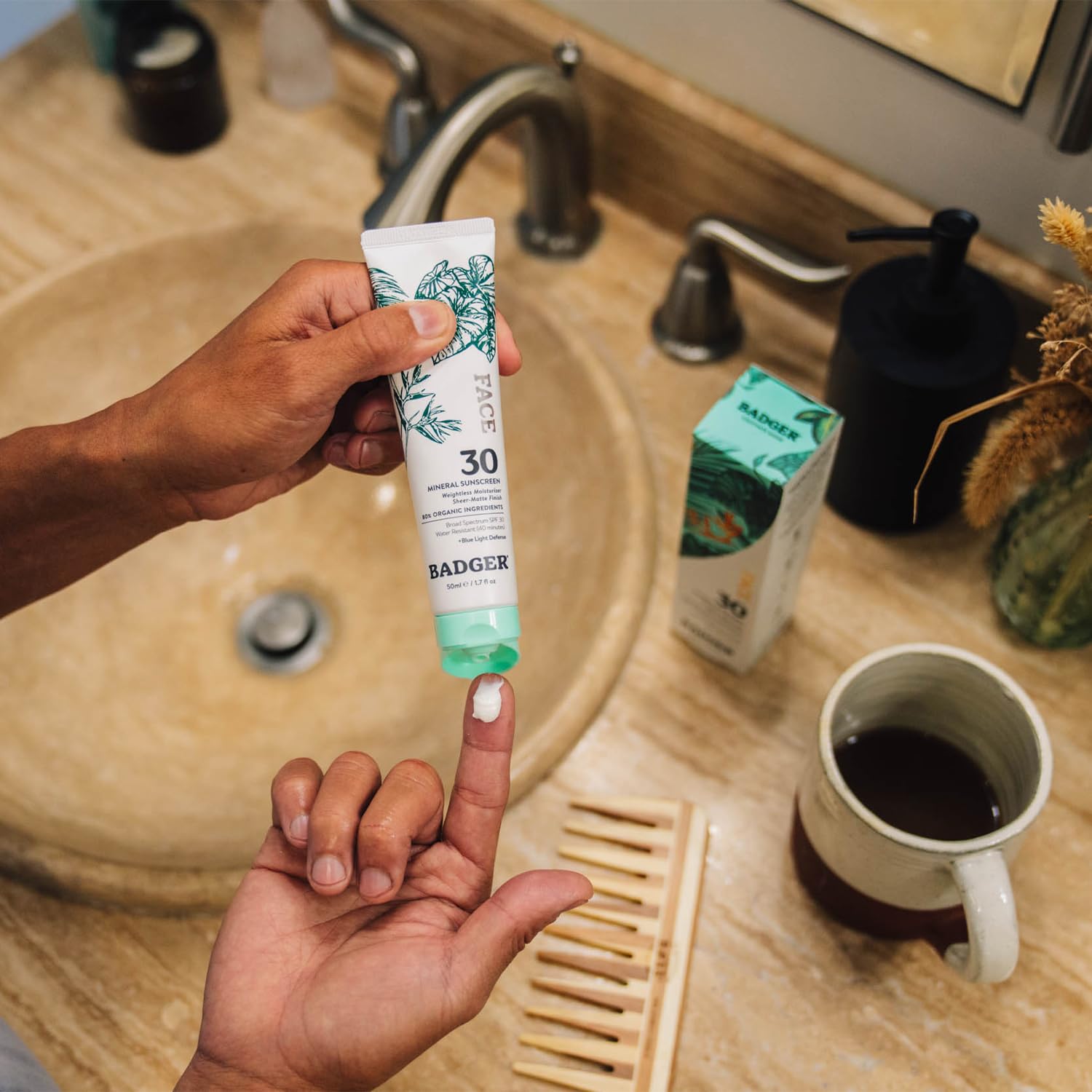 Badger resistente al agua rostro SPF30, ideal para actividades al aire libre