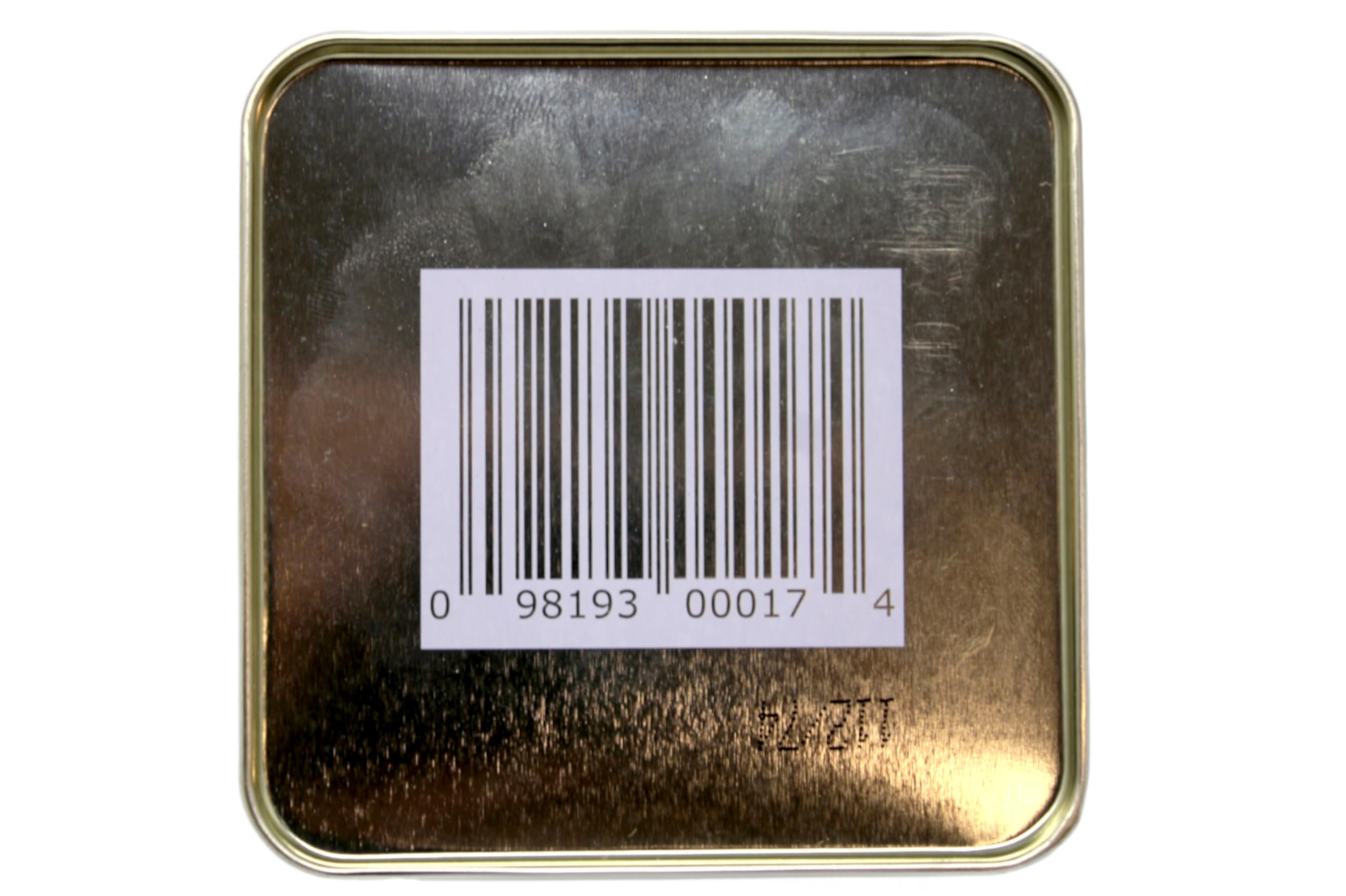 Aplicación de Bag Balm en manos, hidratación suave y duradera.