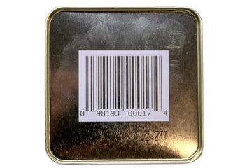 Aplicación de Bag Balm en manos, hidratación suave y duradera.