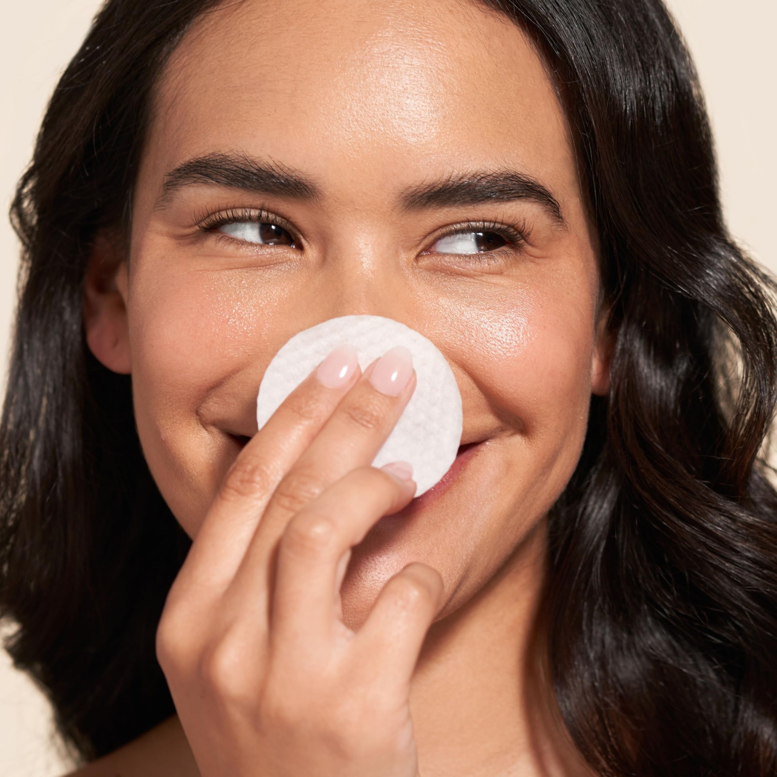 Barefaced Glow Peel Pads, mejoran la absorción de sueros tras la exfoliación.