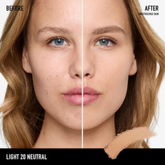 BareMinerals BarePro cobertura total mate para un acabado duradero.