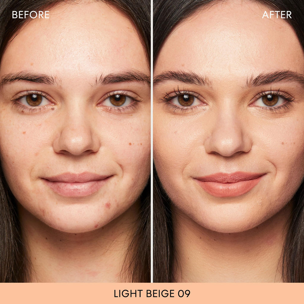 Envase BareMinerals para una aplicación precisa del polvo.