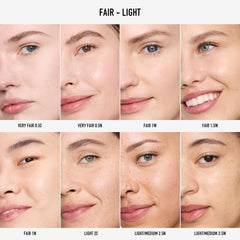 bareMinerals Corrector líquido original ofrece brillo inmediato para despertar la mirada.