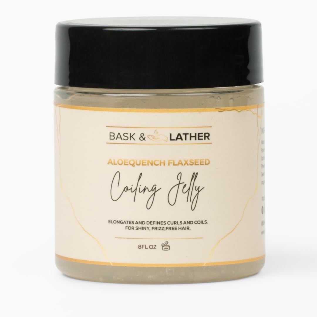 Bask & Lather Aloequench, vertido del bote para definición y hidratación de rizos.