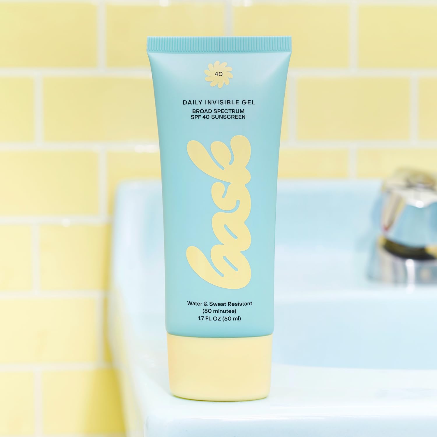 Bask Suncare SPF 40 funciona como primer de maquillaje ligero.