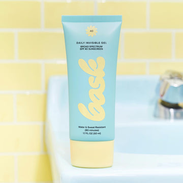 Bask Suncare SPF 40 funciona como primer de maquillaje ligero.