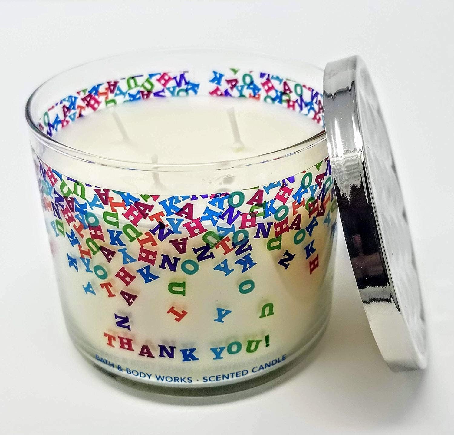 Bath & Body Works Champagne Toast, diseño variable, añade color y estilo estacional.