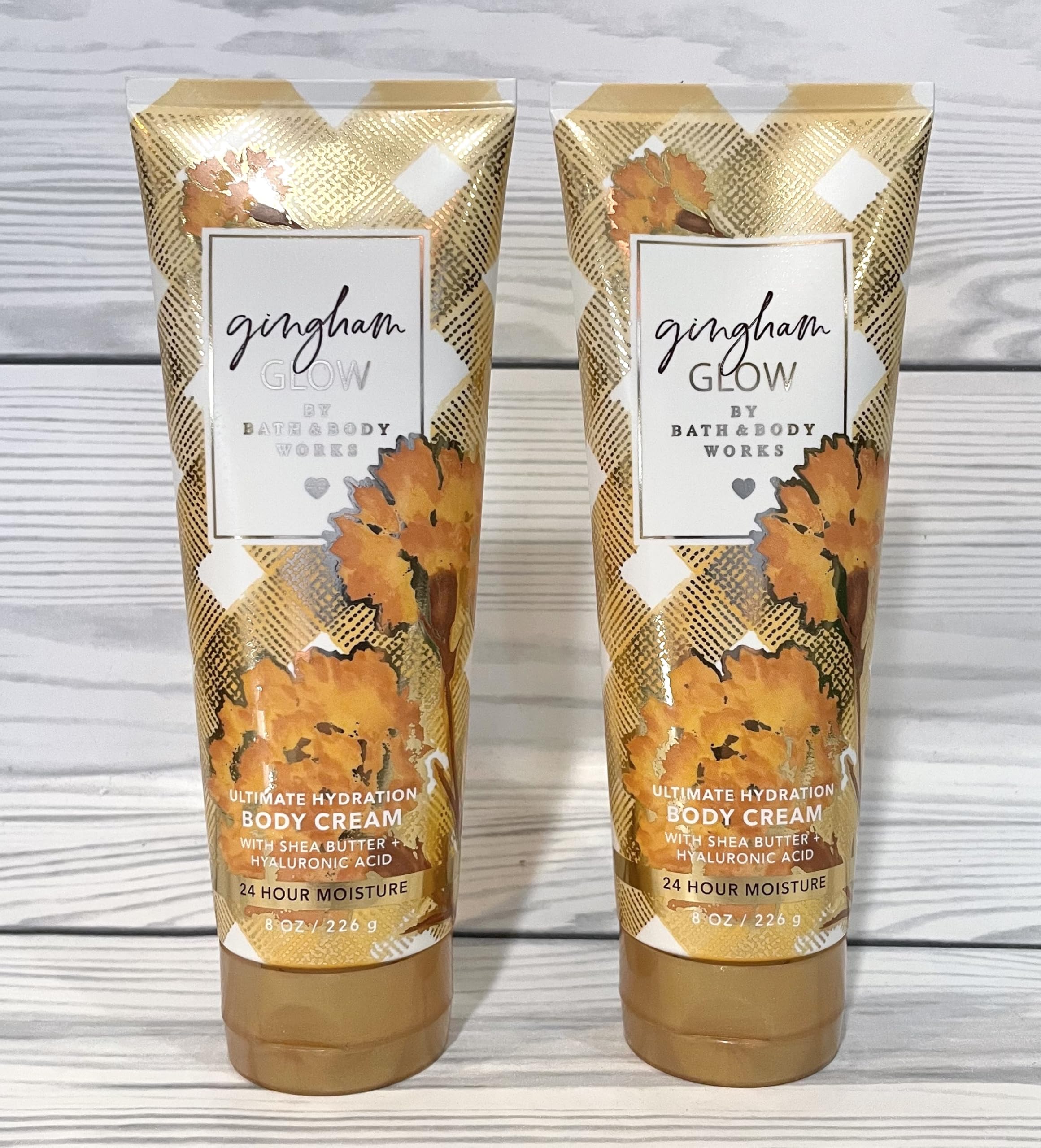 Texture crèmeuse riche de Gingham Glow pour une application fluide et confortable.