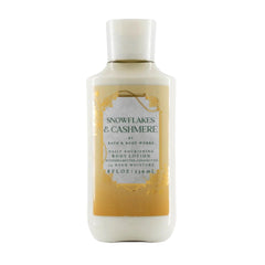 Bath & Body Works Snowflakes and Cashmere: set loción corporal de 8 oz para piel suave.