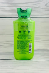 Bath & Body Works Waikiki Coconut, dos botellas juntas, uso diario y sensación agradable.