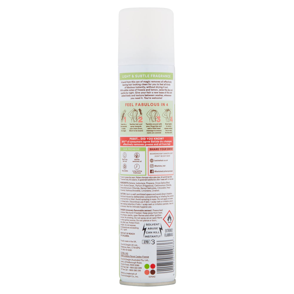 Cabello más fresco gracias a Batiste Champú en Seco Bare entre lavados.